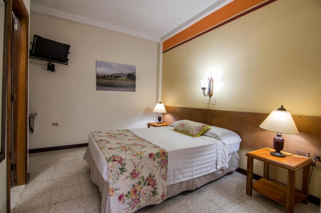 Hotel Valdivia Plaza 3*